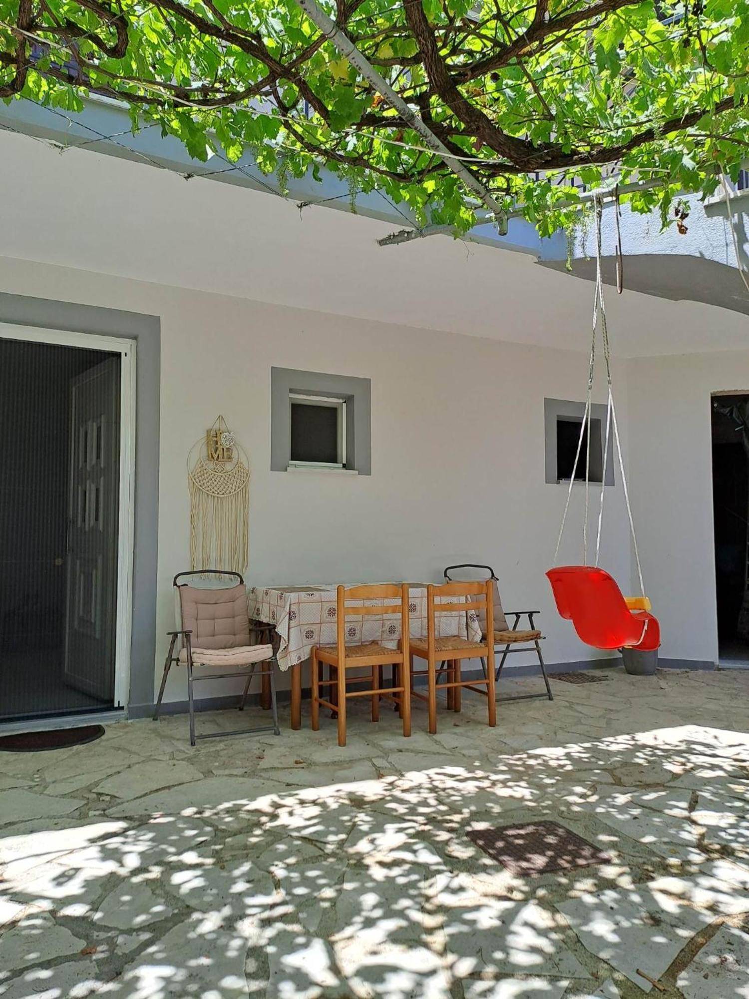 Nikiana Family Apartment Exterior photo